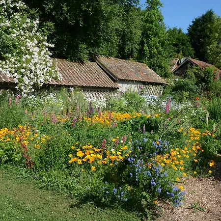 Le Jardin Sauvage Couette-café *